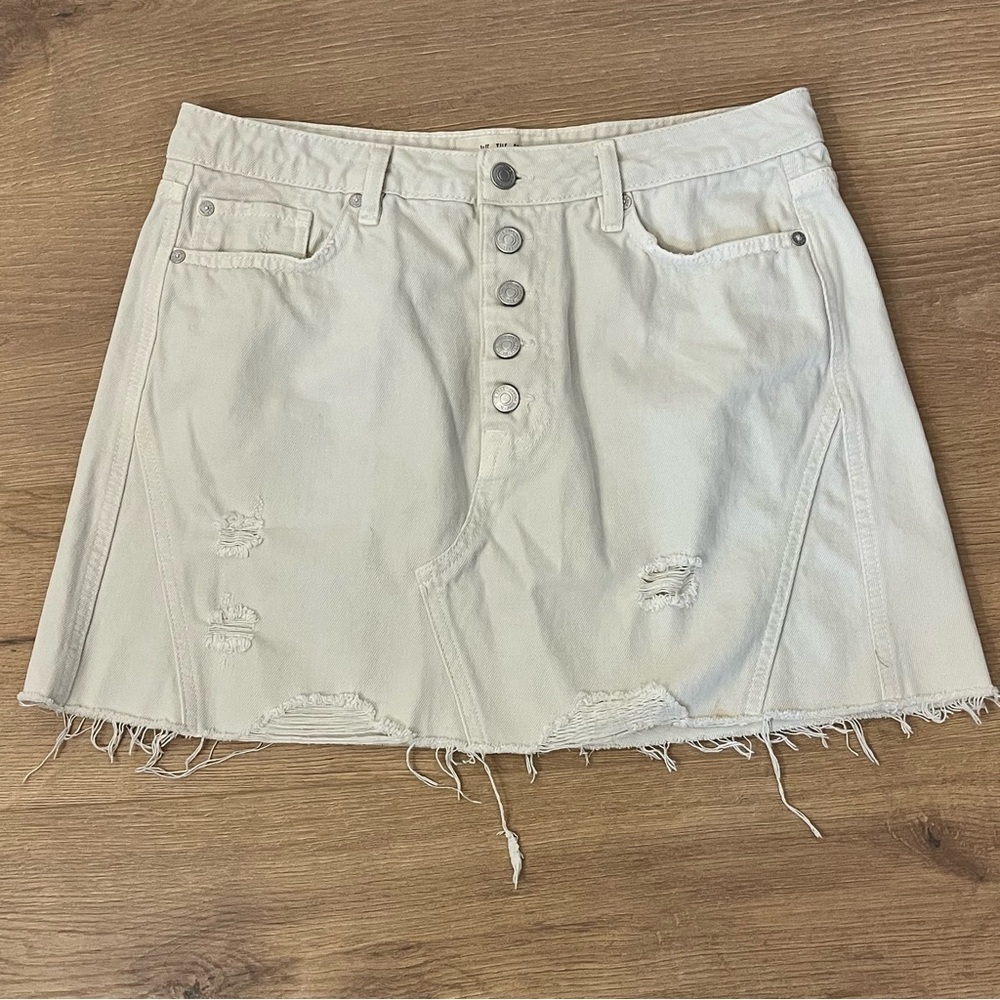 We the Free | Creamy white distressed denim jean mini skirt Women size 31 People